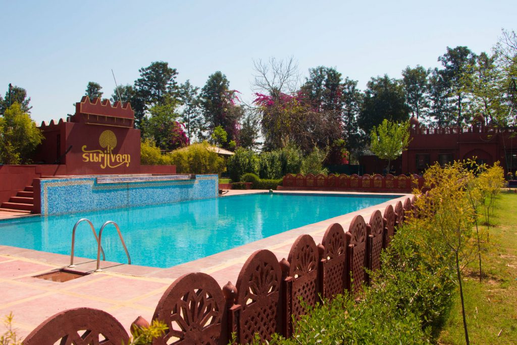 Surjivan - outdoors